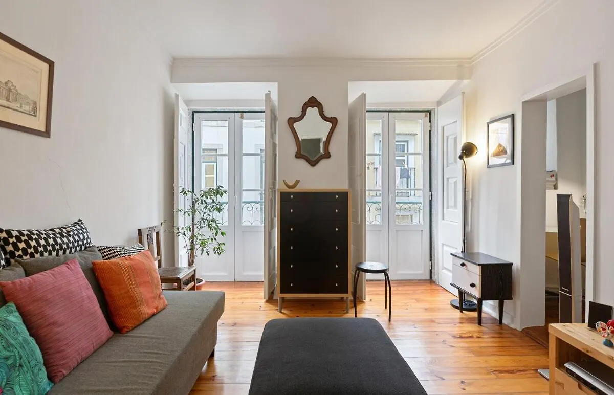Stunning 1 Bedroom Apartment Near Alfama Lisbon Portugal